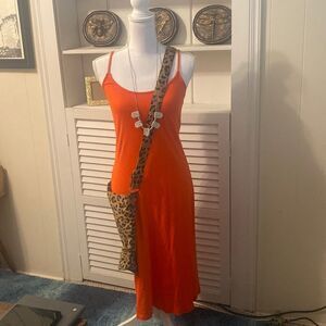 FormKnit maxi dress 👗 crisscross back straps.